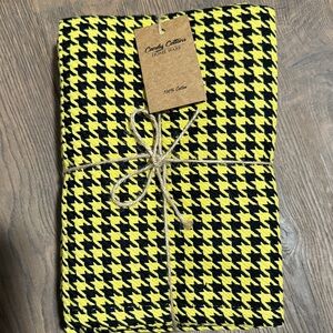 Houndstooth Yellow and Black Table Linen